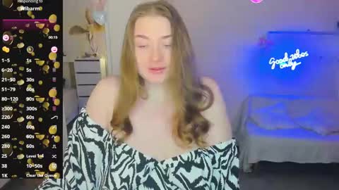 Snapshot of demure_soul chatting on February 21, 2025, 5:24 am Sophie online show from February 21, 2025, 5:24 am