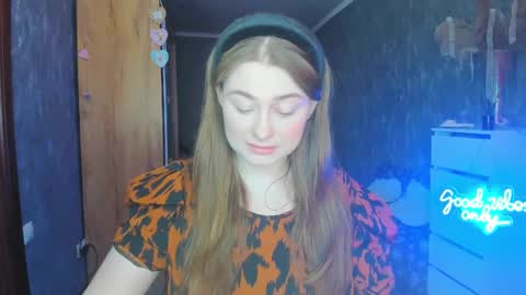 Snapshot of demure_soul chatting on February 26, 2025, 6:15 am Sophie online show from February 26, 2025, 6:15 am