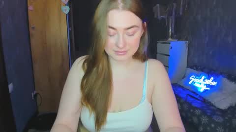 Snapshot of demure_soul chatting on February 27, 2025, 6:18 am Sophie online show from February 27, 2025, 6:18 am