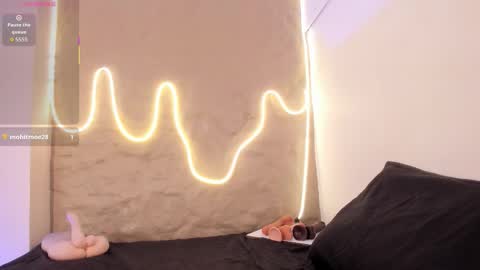 demy_ruiz online show from December 16, 2025, 3:11 am