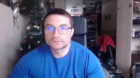 Snapshot of den_lover1 chatting on December 23, 2024, 10:10 am Den online show from December 23, 2024, 10:10 am