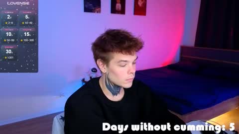 Snapshot of denis_here chatting on December 17, 2025, 10:54 am Denis online show from December 17, 2025, 10:54 am