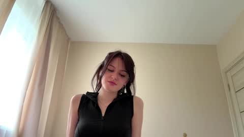 Snapshot of denitaaboud chatting on May 1, 2026, 8:08 am Hello guys My name is Chris online show from May 1, 2026, 8:08 am