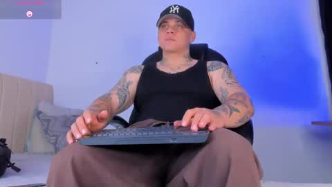 Snapshot of dennis_munera chatting on October 23, 2025, 10:03 am dennis munera online show from October 23, 2025, 10:03 am