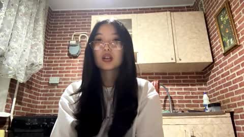 Emma online show from October 3, 2025, 1:08 pm