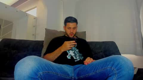 Snapshot of dereckhardd chatting on May 1, 2026, 3:38 pm dereckhardd online show from May 1, 2026, 3:38 pm