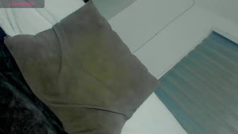 Snapshot of dereckhardd chatting on May 15, 2026, 11:01 pm dereckhardd online show from May 15, 2026, 11:01 pm