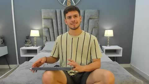 Snapshot of derek_hussain chatting on December 26, 2024, 7:49 pm Derek Hussain online show from December 26, 2024, 7:49 pm