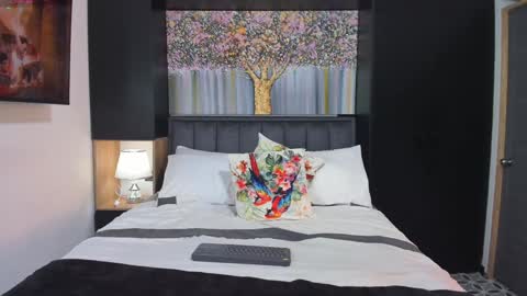 Snapshot of derek_hussain chatting on January 14, 2025, 12:22 am Derek Hussain online show from January 14, 2025, 12:22 am