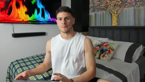 Snapshot of derek_hussain chatting on January 24, 2025, 8:54 pm Derek Hussain online show from January 24, 2025, 8:54 pm