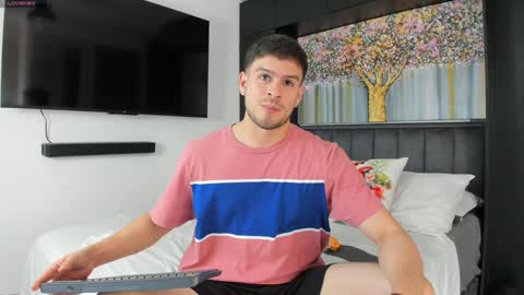 Snapshot of derek_hussain chatting on January 28, 2025, 8:58 pm Derek Hussain online show from January 28, 2025, 8:58 pm