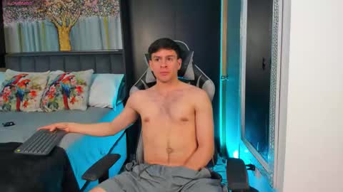 Snapshot of derek_hussain chatting on September 23, 2025, 1:19 am Derek Hussain online show from September 23, 2025, 1:19 am