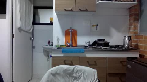 Snapshot of derek_smiith chatting on December 11, 2024, 5:00 am Derek smiith online show from December 11, 2024, 5:00 am