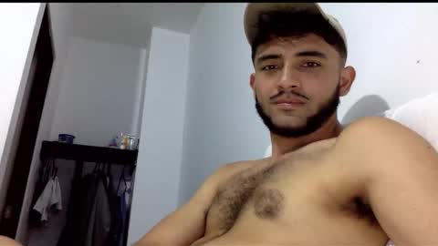 Snapshot of derek_smiith chatting on November 22, 2025, 5:23 pm Derek smiith online show from November 22, 2025, 5:23 pm