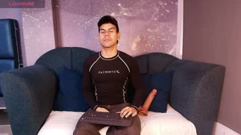 derek_voss online show from June 24, 2026, 11:09 am