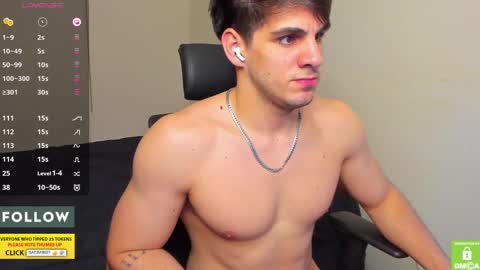 Snapshot of derekcb chatting on October 12, 2025, 2:32 am Derekcb online show from October 12, 2025, 2:32 am