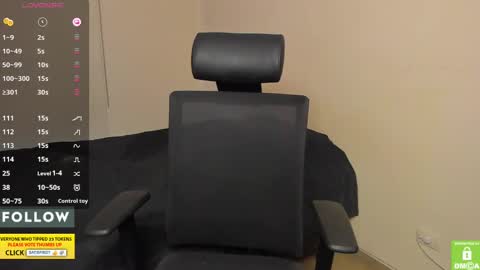 Snapshot of derekcb chatting on October 23, 2025, 10:25 am Derekcb online show from October 23, 2025, 10:25 am