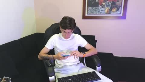 Derek online show from May 26, 2026, 12:39 am