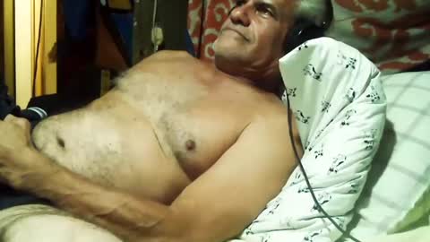 derick1961 online show from September 30, 2025, 4:39 am