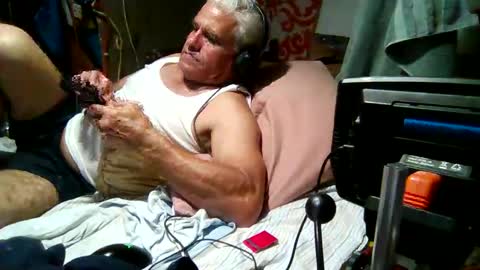 Snapshot of derick1961 chatting on January 19, 2026, 5:22 am derick1961 online show from January 19, 2026, 5:22 am