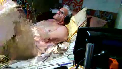 Snapshot of derick1961 chatting on February 4, 2026, 1:39 pm derick1961 online show from February 4, 2026, 1:39 pm