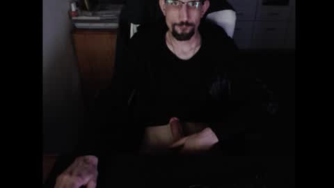 Snapshot of dermattes chatting on March 29, 2026, 12:27 pm dermattes online show from March 29, 2026, 12:27 pm