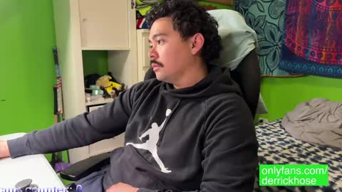 Derrick Hose online show from March 8, 2025, 1:06 am