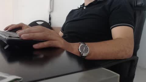 Snapshot of derrik_ chatting on December 9, 2024, 5:41 pm     online show from December 9, 2024, 5:41 pm