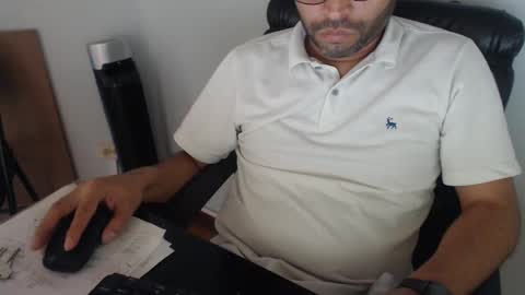 Snapshot of derrik_ chatting on January 20, 2025, 6:10 pm     online show from January 20, 2025, 6:10 pm