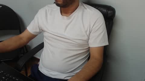 Snapshot of derrik_ chatting on March 2, 2025, 11:18 am     online show from March 2, 2025, 11:18 am