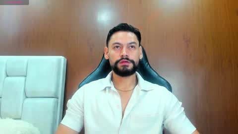 Snapshot of derrybigger_cm chatting on November 9, 2025, 1:42 pm DerryBigger CM online show from November 9, 2025, 1:42 pm