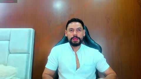 Snapshot of derrybigger_cm chatting on November 11, 2025, 6:30 pm DerryBigger CM online show from November 11, 2025, 6:30 pm