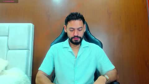 Snapshot of derrybigger_cm chatting on November 23, 2025, 2:17 pm DerryBigger CM online show from November 23, 2025, 2:17 pm