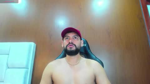 Snapshot of derrybigger_cm chatting on March 10, 2026, 2:49 am DerryBigger CM online show from March 10, 2026, 2:49 am