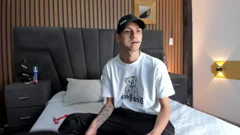 Snapshot of derrymeyers chatting on October 27, 2025, 3:54 am derrymeyers online show from October 27, 2025, 3:54 am