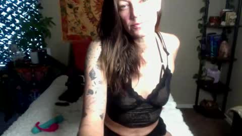 desertluxe87 online show from December 4, 2025, 7:33 pm