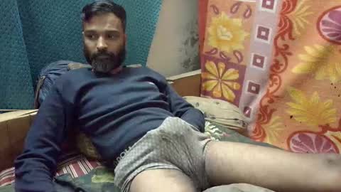 desi_boy799417 online show from November 28, 2025, 6:32 pm