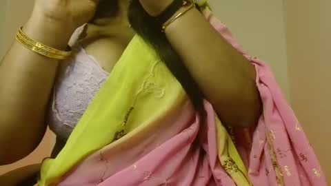 Snapshot of desi_girl_jebin chatting on December 22, 2025, 5:21 pm Jebin online show from December 22, 2025, 5:21 pm