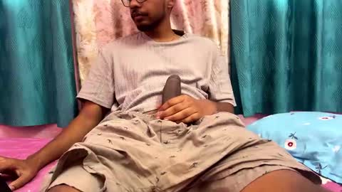 Snapshot of desi_silver chatting on October 7, 2025, 2:53 am Desi silver online show from October 7, 2025, 2:53 am