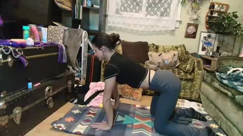 Snapshot of desimonroe chatting on January 1, 2025, 3:03 pm desimonroe online show from January 1, 2025, 3:03 pm