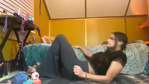 Snapshot of desimonroe chatting on January 19, 2025, 12:17 pm desimonroe online show from January 19, 2025, 12:17 pm