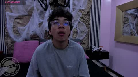 desire_ecstasy online show from November 3, 2025, 1:34 pm