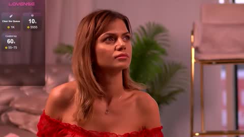 Snapshot of desiredmia_ chatting on October 8, 2025, 5:38 am Mia online show from October 8, 2025, 5:38 am