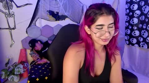 TORI AND MR. BEAR online show from October 29, 2025, 9:16 pm