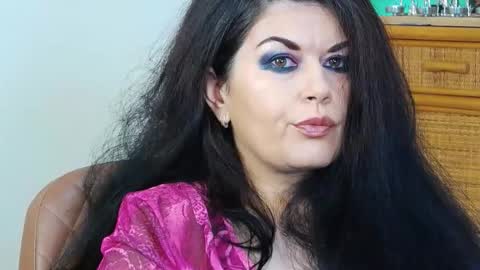 HellenMoon online show from February 5, 2026, 10:36 pm