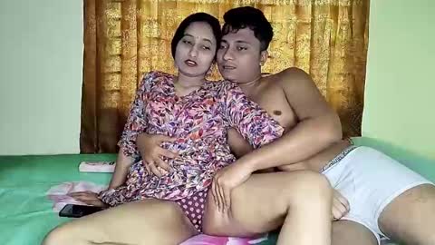 Snapshot of desirehub chatting on February 15, 2026, 5:59 am Rowsy - Dave online show from February 15, 2026, 5:59 am