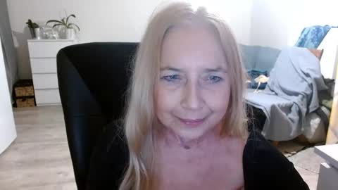 S O F I A online show from January 13, 2025, 6:16 pm