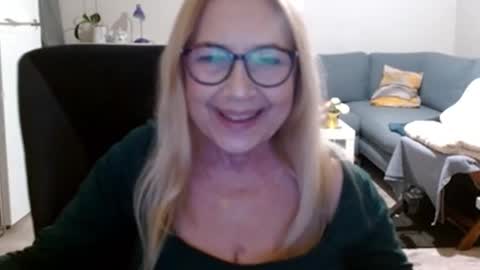 S O F I A online show from February 21, 2025, 6:15 pm