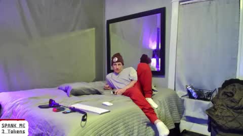 Snapshot of desiriabledesiri chatting on December 22, 2024, 7:33 am Ryley Rydes online show from December 22, 2024, 7:33 am