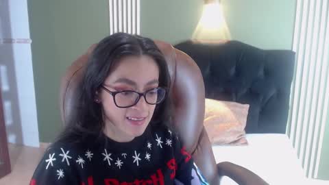 Snapshot of desiring__angel chatting on December 23, 2024, 8:33 am Desiring Angel online show from December 23, 2024, 8:33 am